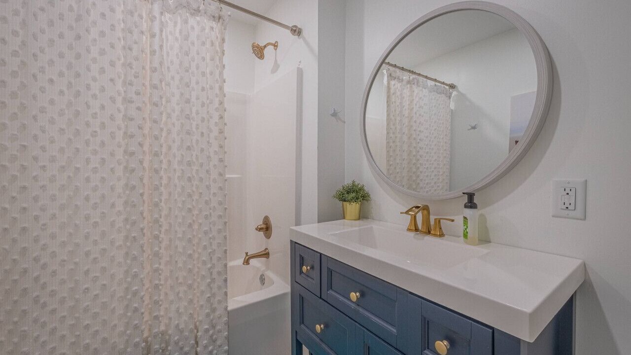 Photo of Bathroom in Toccoa