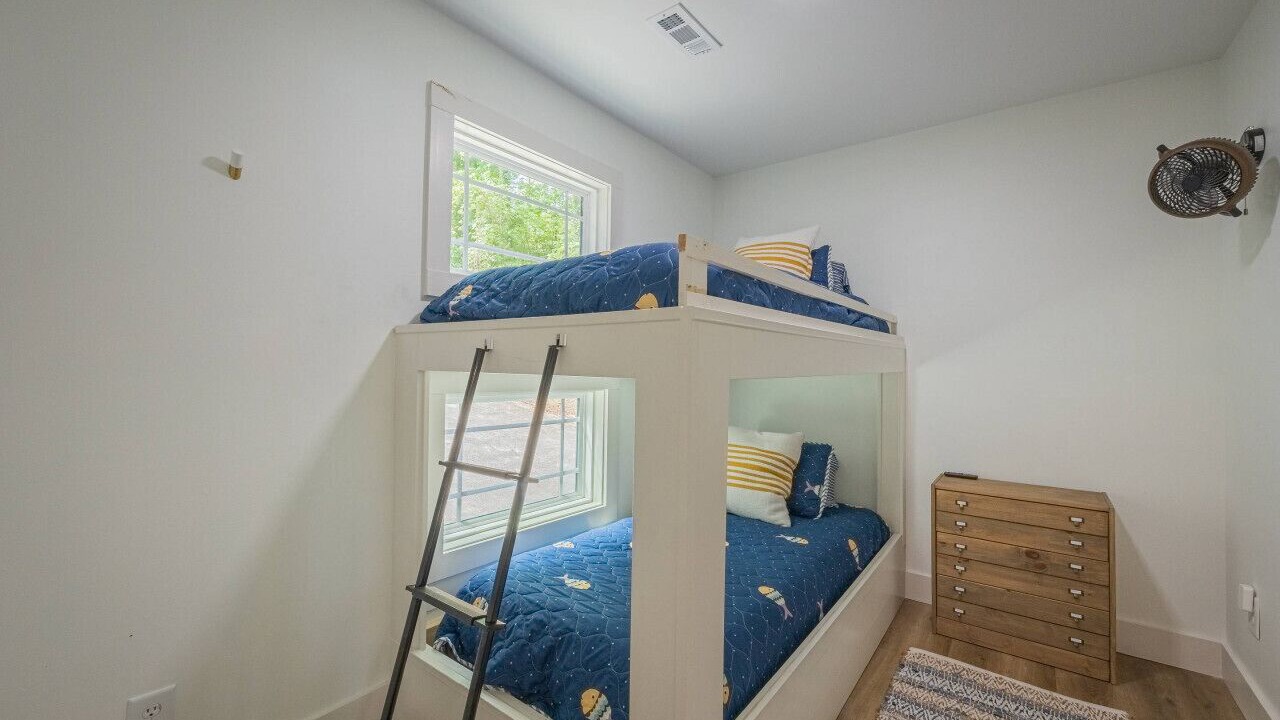 Photo of Bedroom in Toccoa