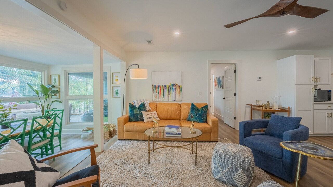 Photo of Livingroom in Toccoa