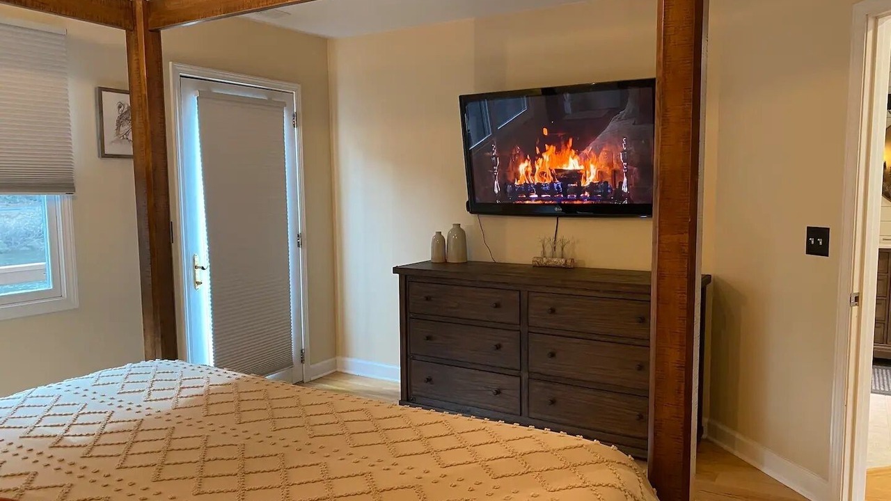 Photo of Bedroom in Sylva