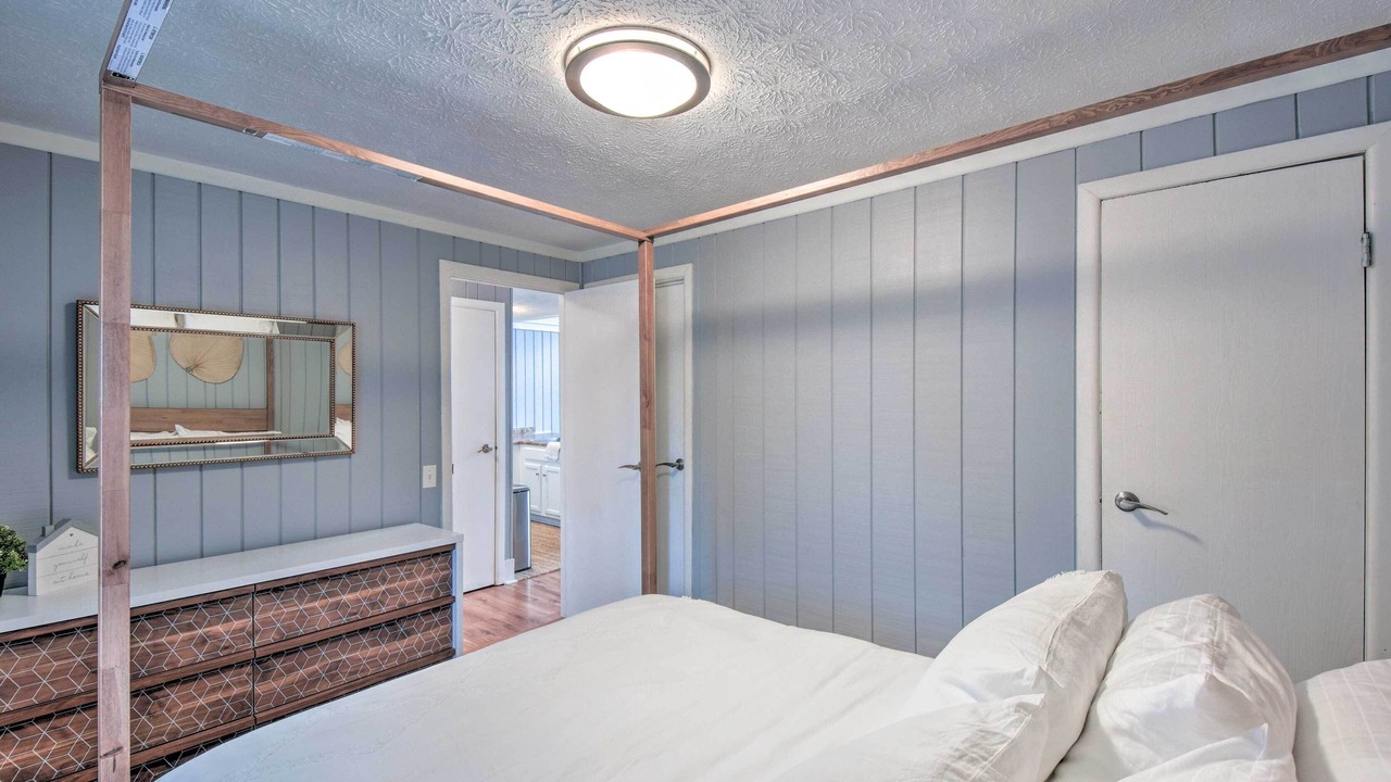 Photo of Bedroom in Salem