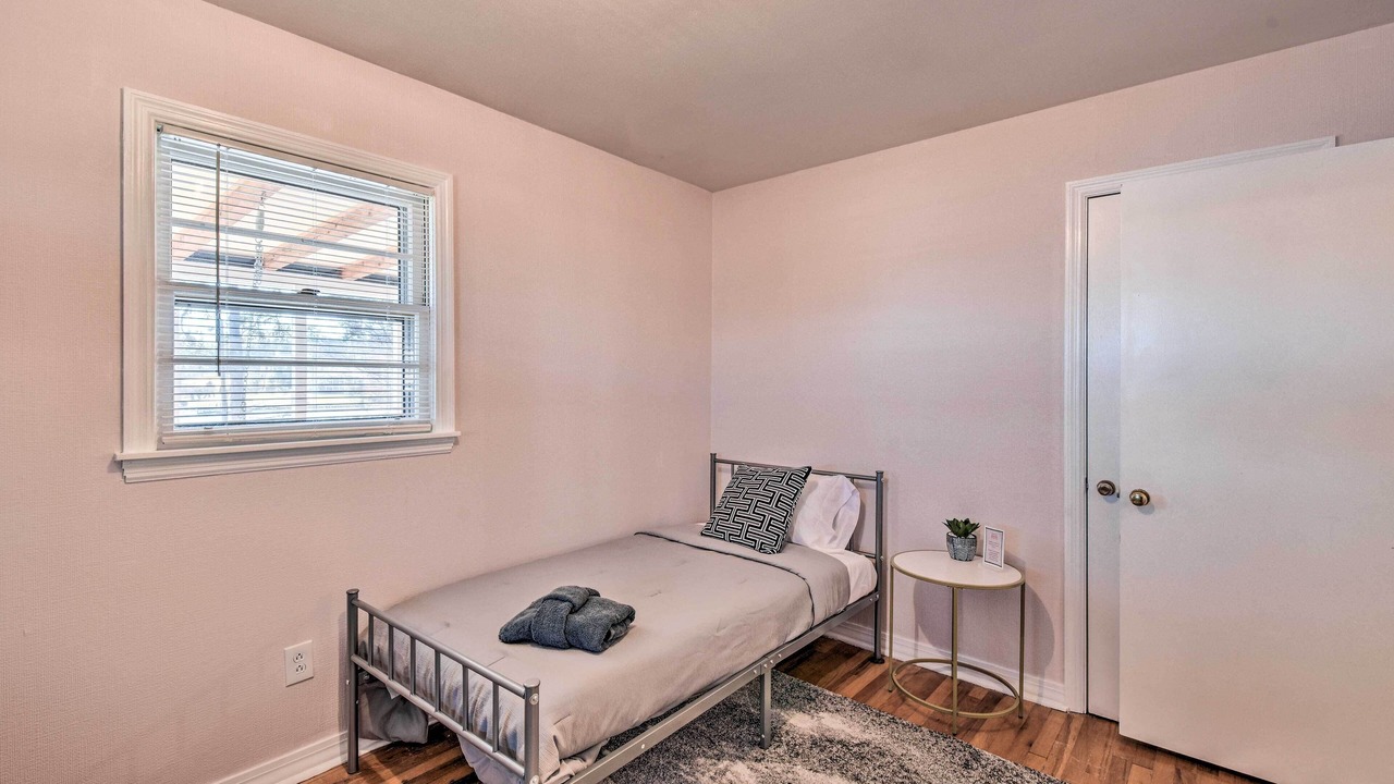 Photo of Bedroom in Seneca