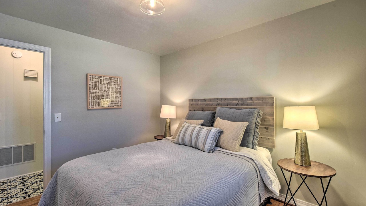 Photo of Bedroom in Seneca