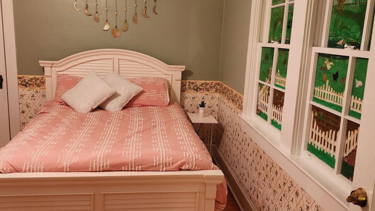 Photo of Bedroom in Midway
