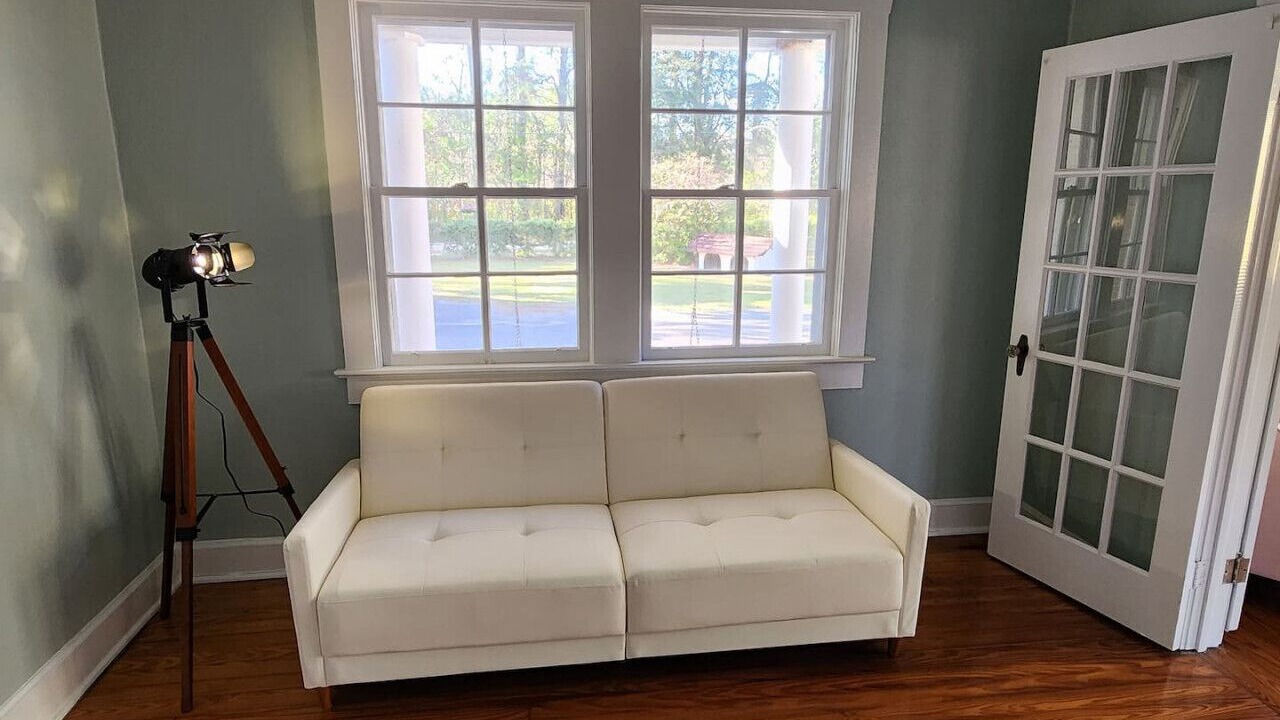 Photo of Livingroom in Midway