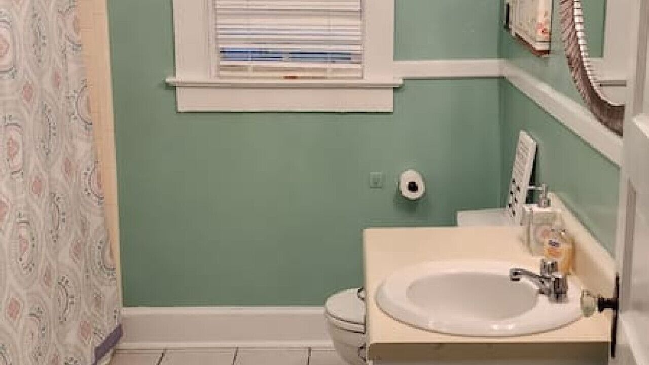 Photo of Bathroom in Midway