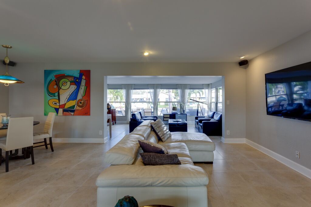Photo of Livingroom in Shore Acres