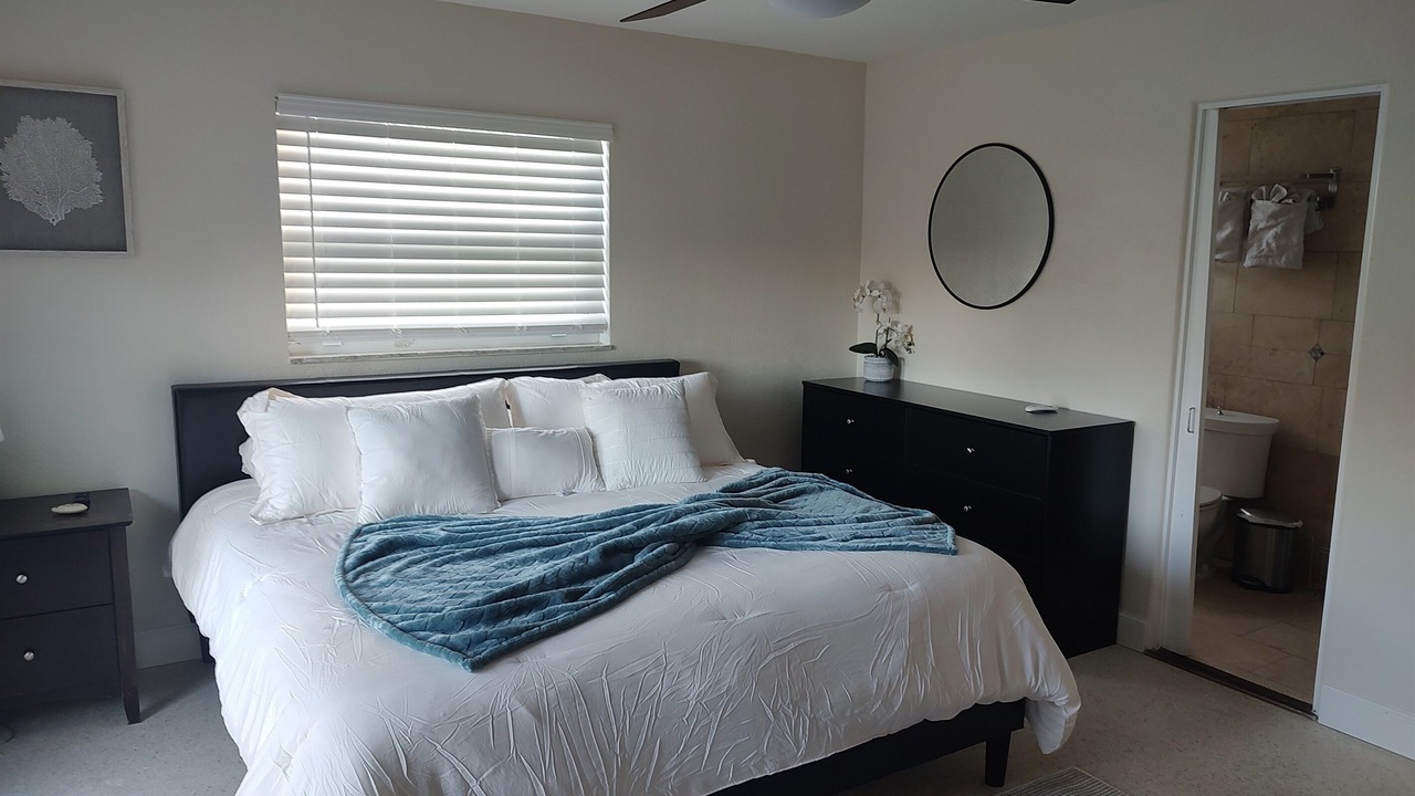 Photo of Bedroom in Shore Acres