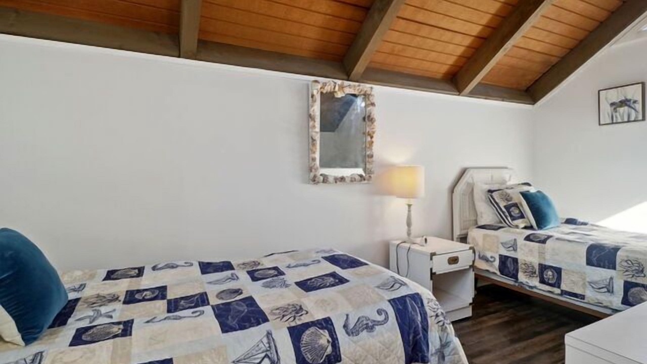 Photo of Bedroom in Night Heron