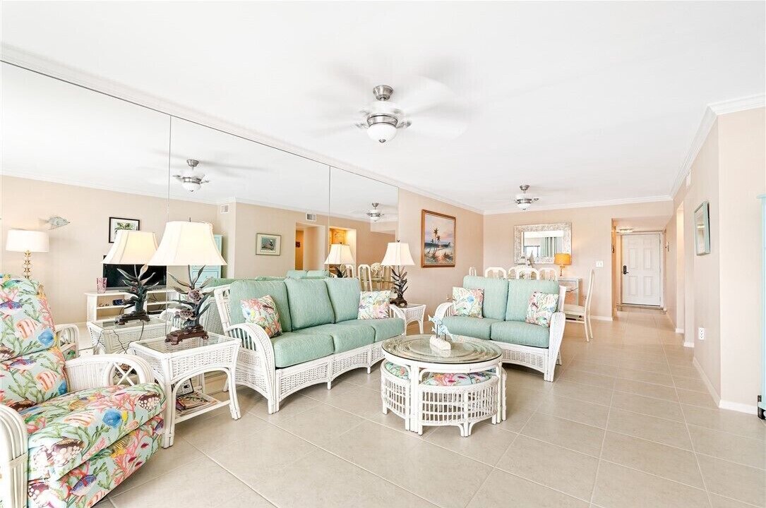 Photo of Livingroom in Central Beach