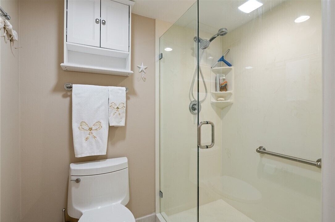 Photo of Bathroom in Central Beach