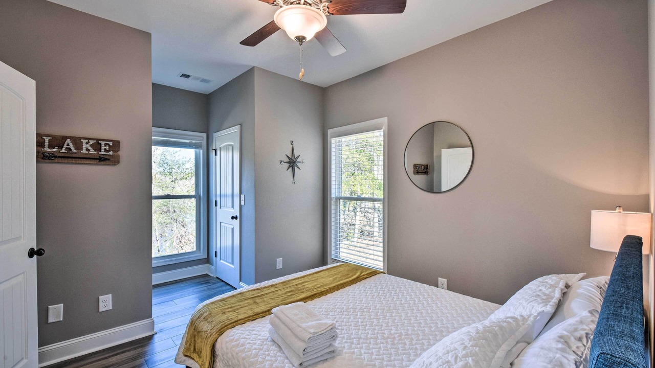 Photo of Bedroom in Seneca
