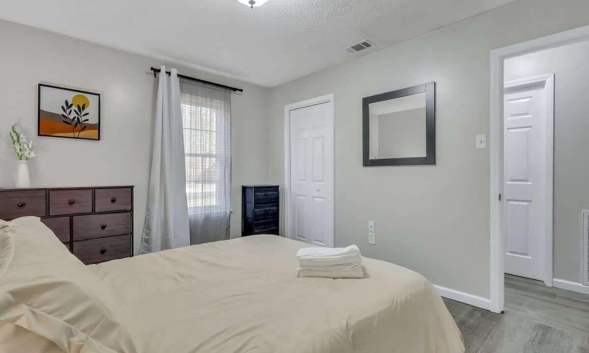 Photo of Bedroom in Pooler