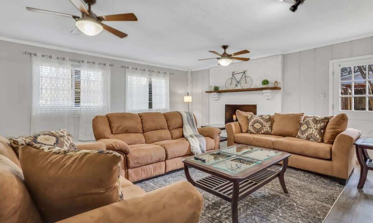 Photo of Livingroom in Pooler