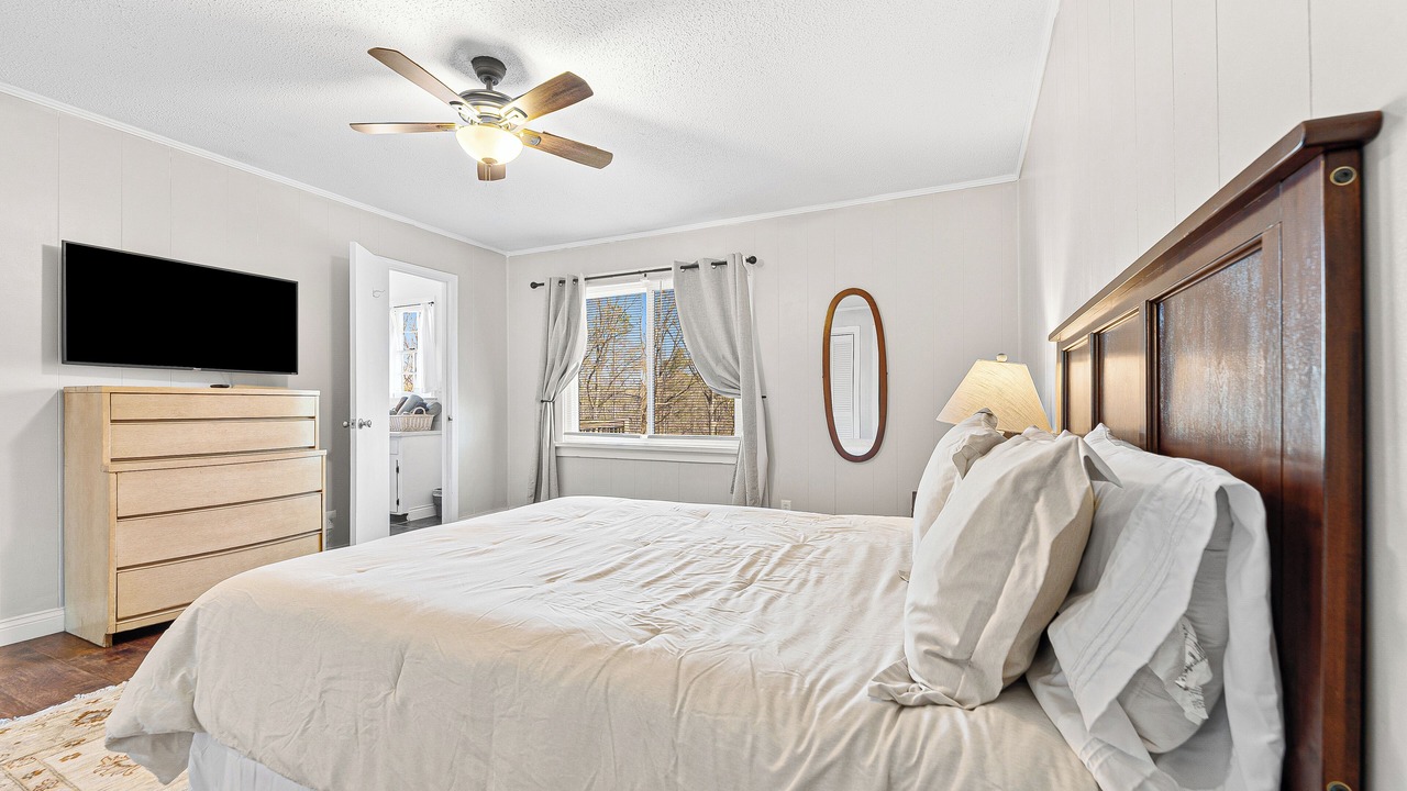Photo of Bedroom in Dewy Rose