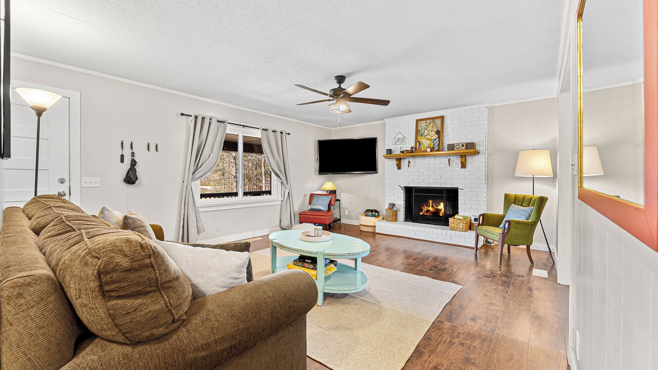 Photo of Livingroom in Dewy Rose