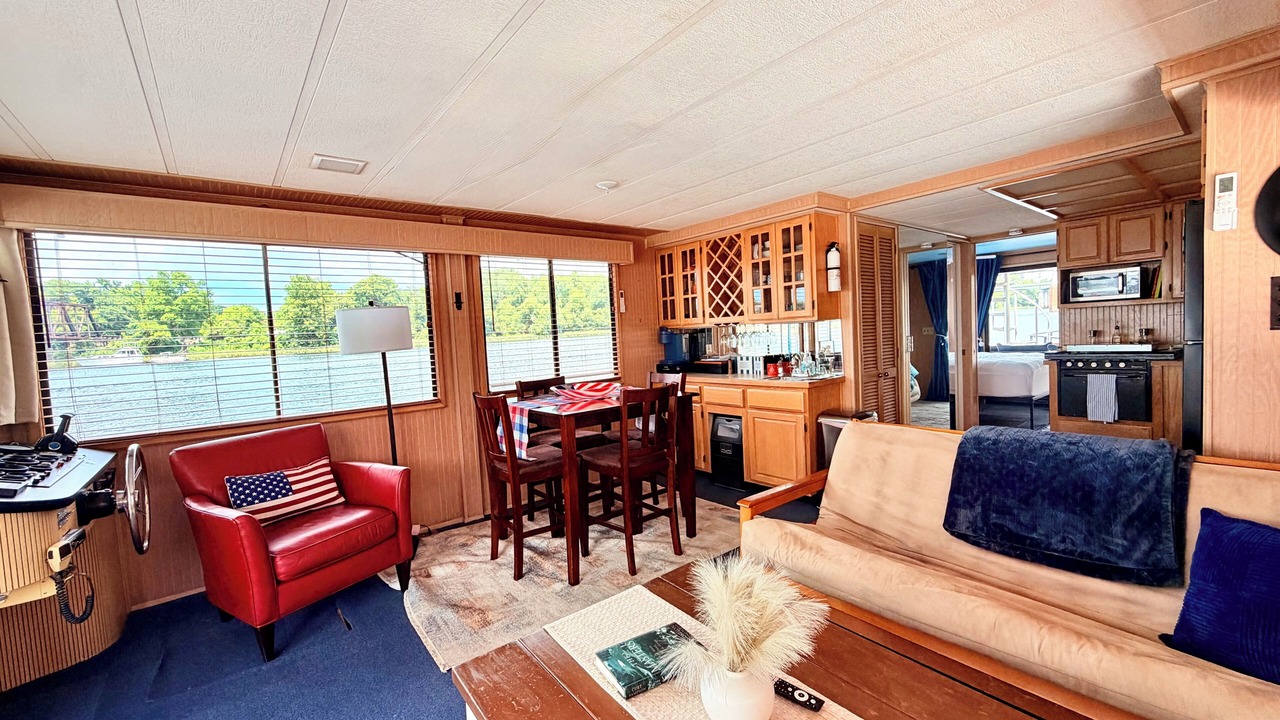Photo of Livingroom in Downtown