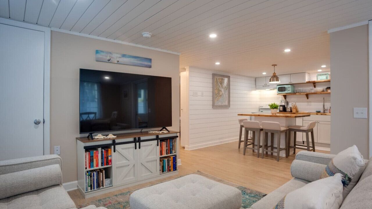 Photo of Livingroom in Folly Field