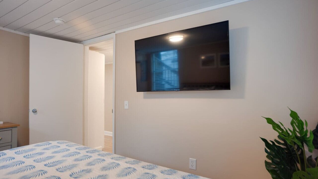 Photo of Bedroom in Folly Field