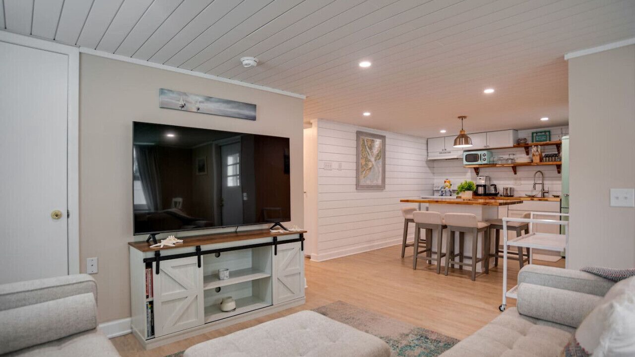 Photo of Livingroom in Folly Field