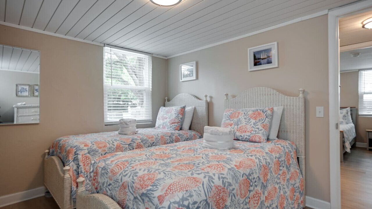 Photo of Bedroom in Folly Field