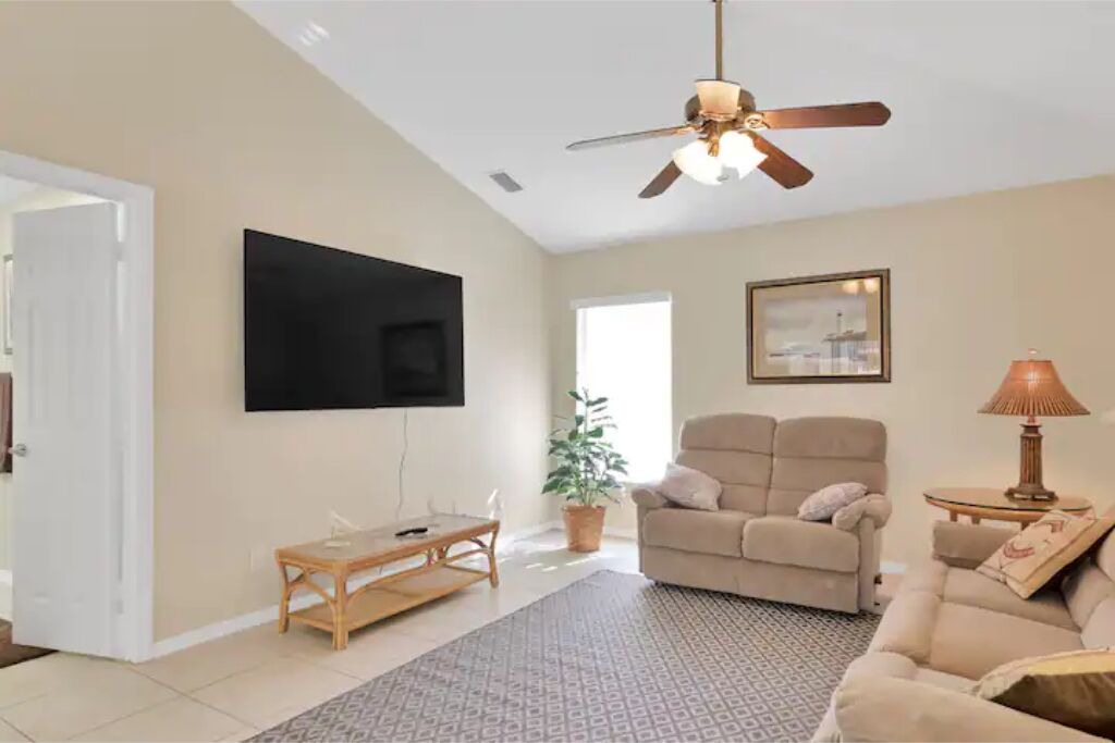 Photo of Livingroom in Sebastian Highlands