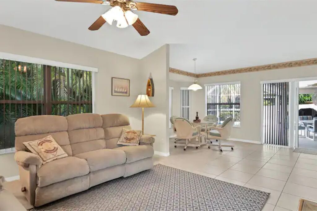 Photo of Livingroom in Sebastian Highlands