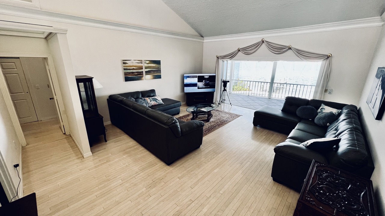 Photo of Livingroom in Whitney Beach