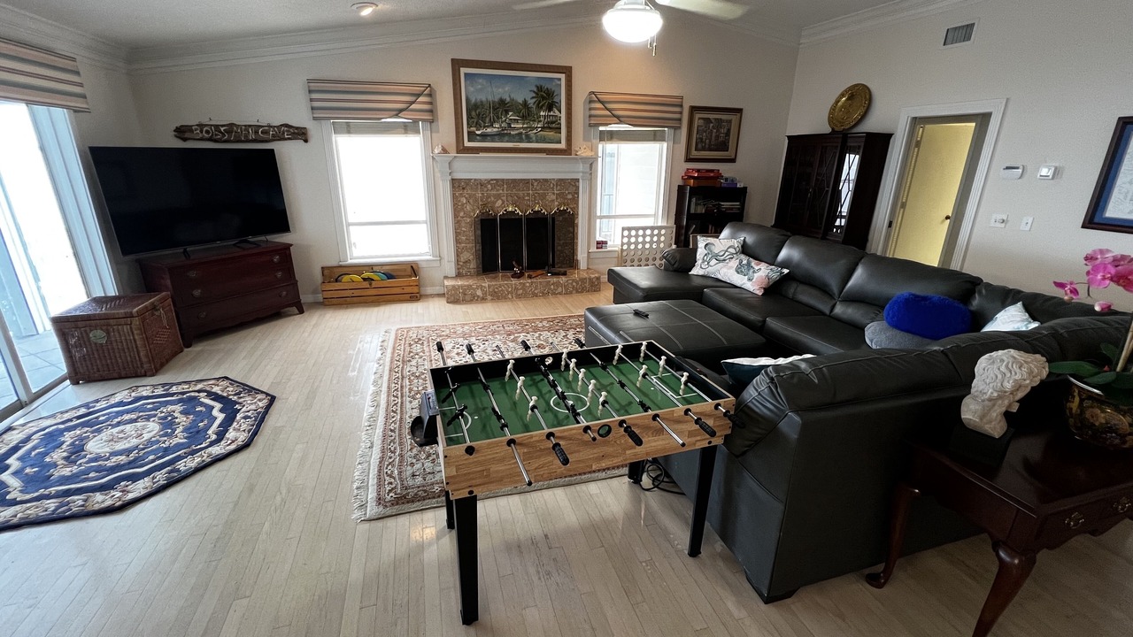 Photo of Livingroom in Whitney Beach
