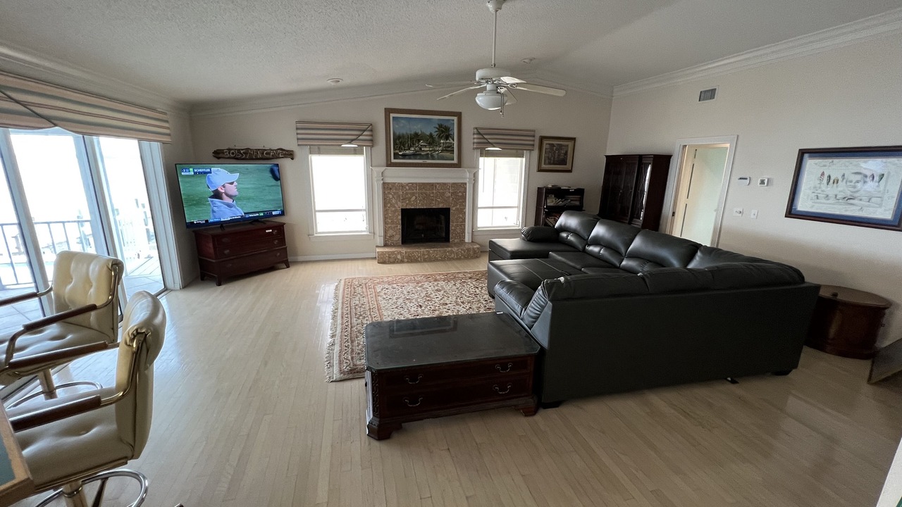 Photo of Livingroom in Whitney Beach