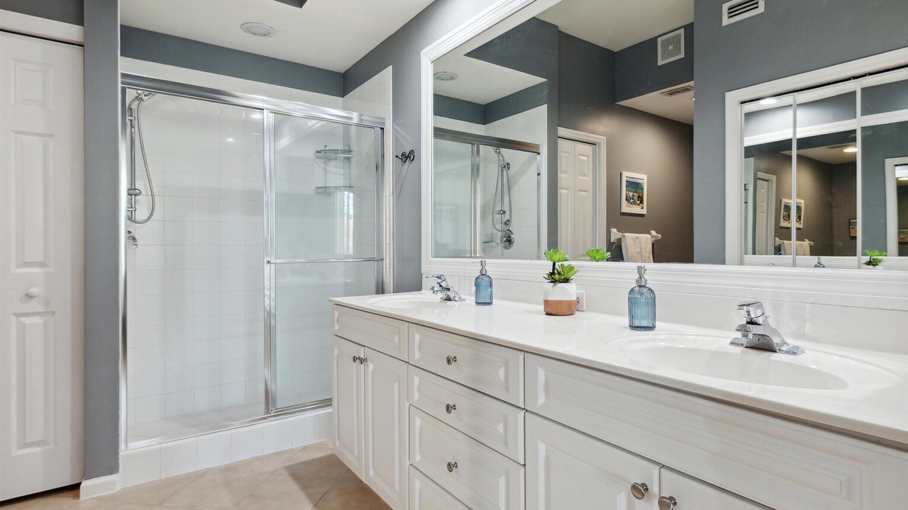Photo of Bathroom in Naples