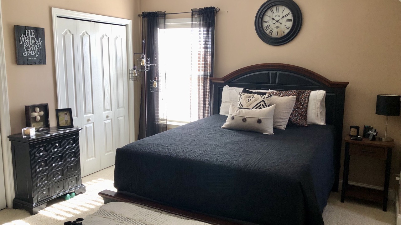 Photo of Bedroom in Evans