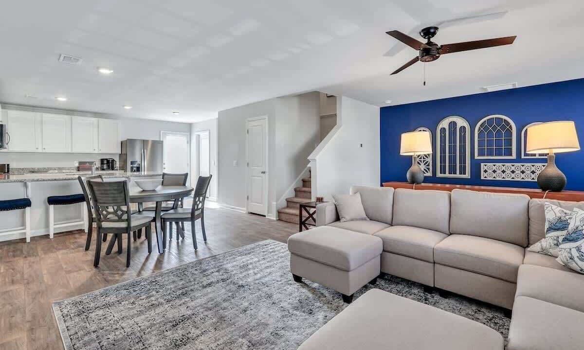 Photo of Livingroom in Port Wentworth