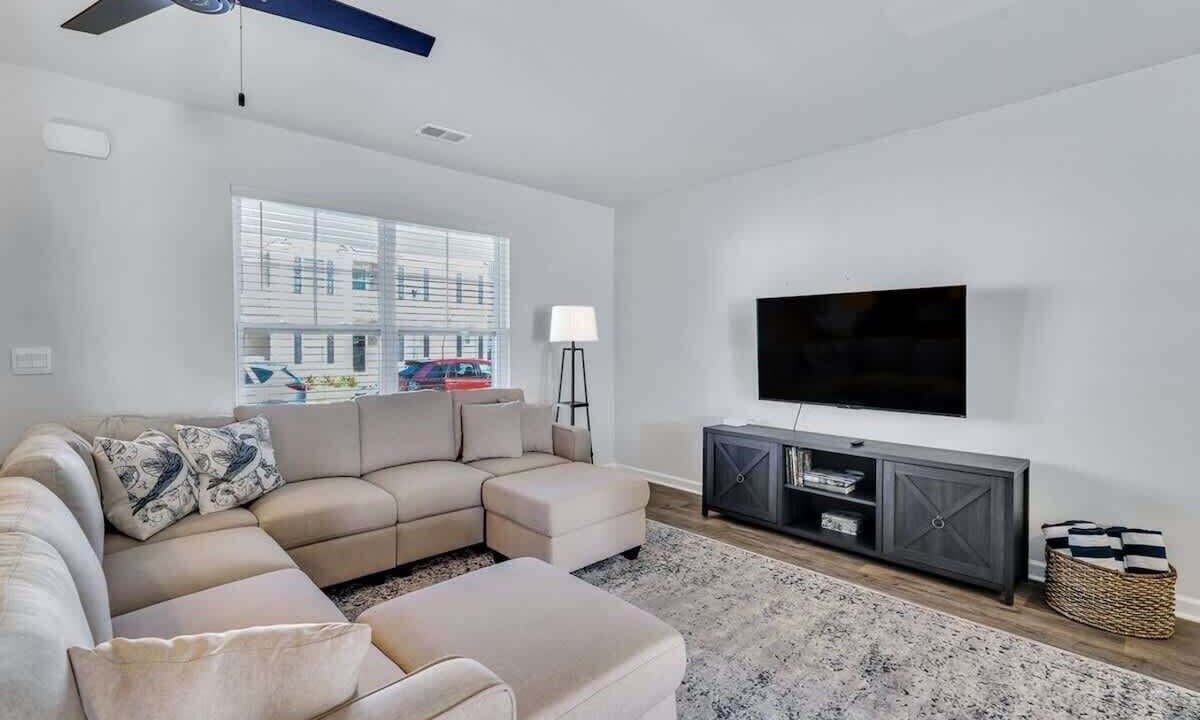 Photo of Livingroom in Port Wentworth