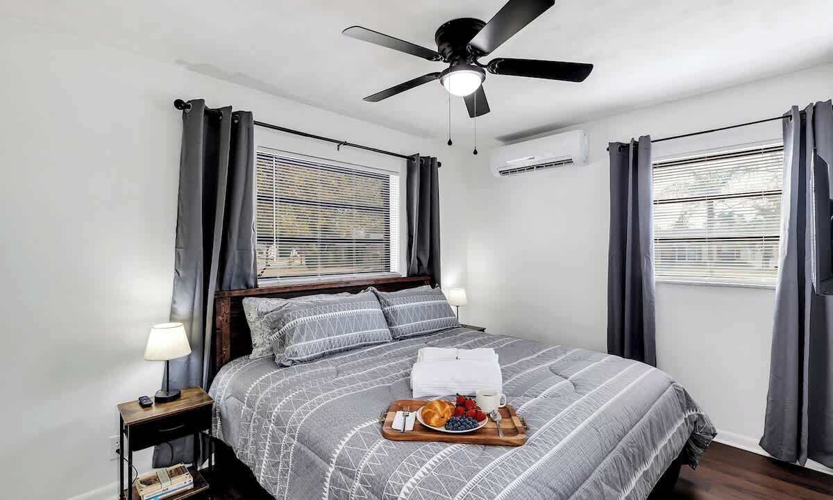 Photo of Bedroom in Casselberry