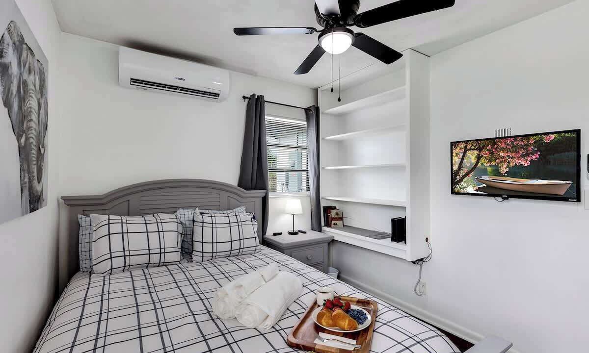 Photo of Bedroom in Casselberry