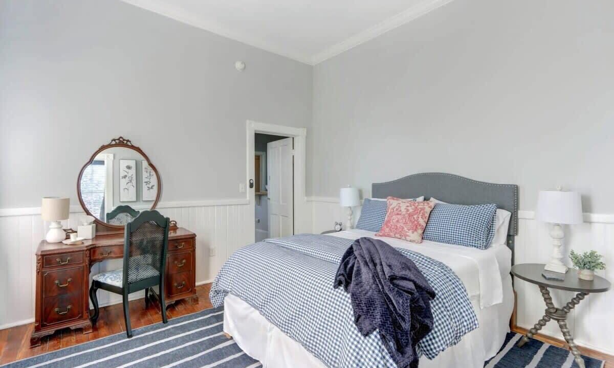 Photo of Bedroom in Hitch Village - Fred Wessels Homes