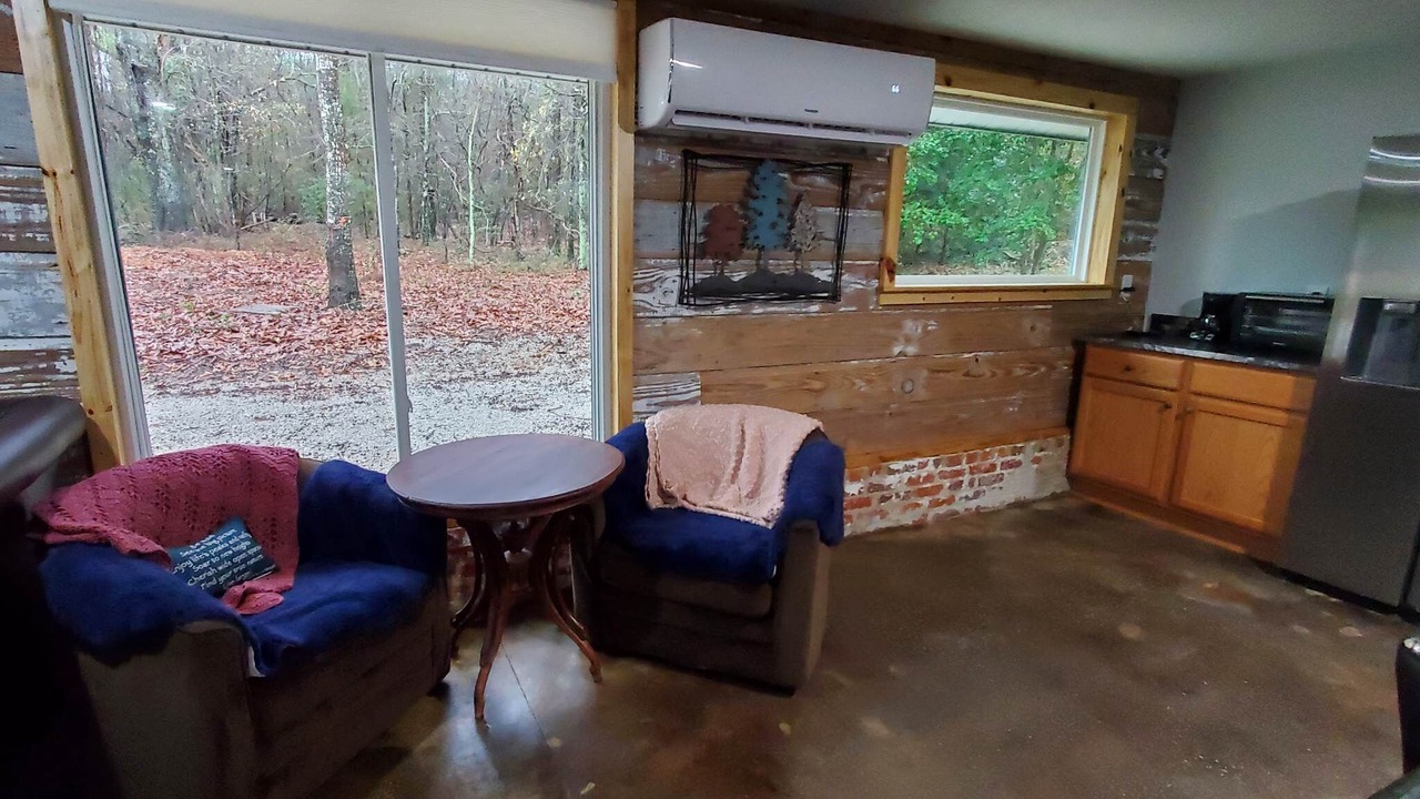 Photo of Livingroom in Matthews