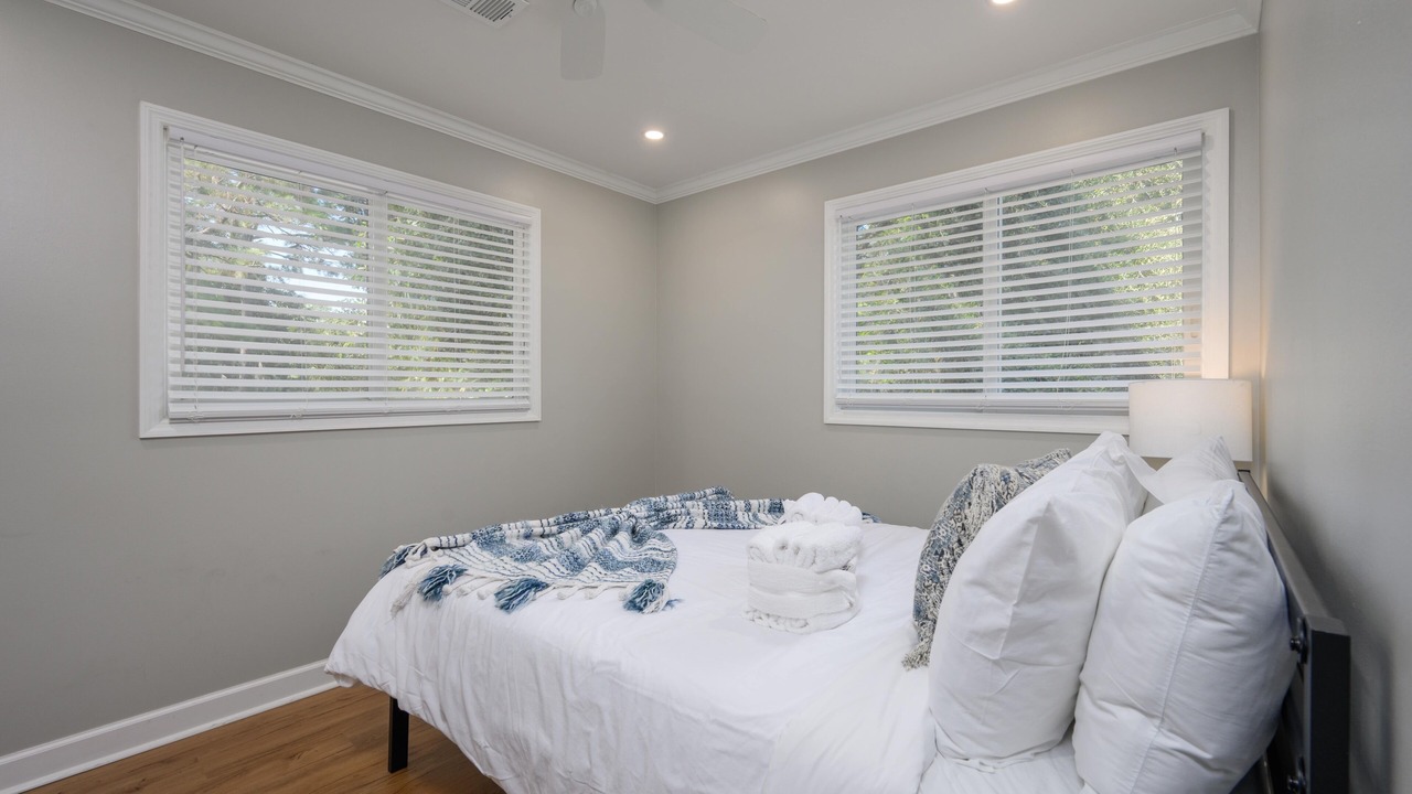 Photo of Bedroom in Folly Field