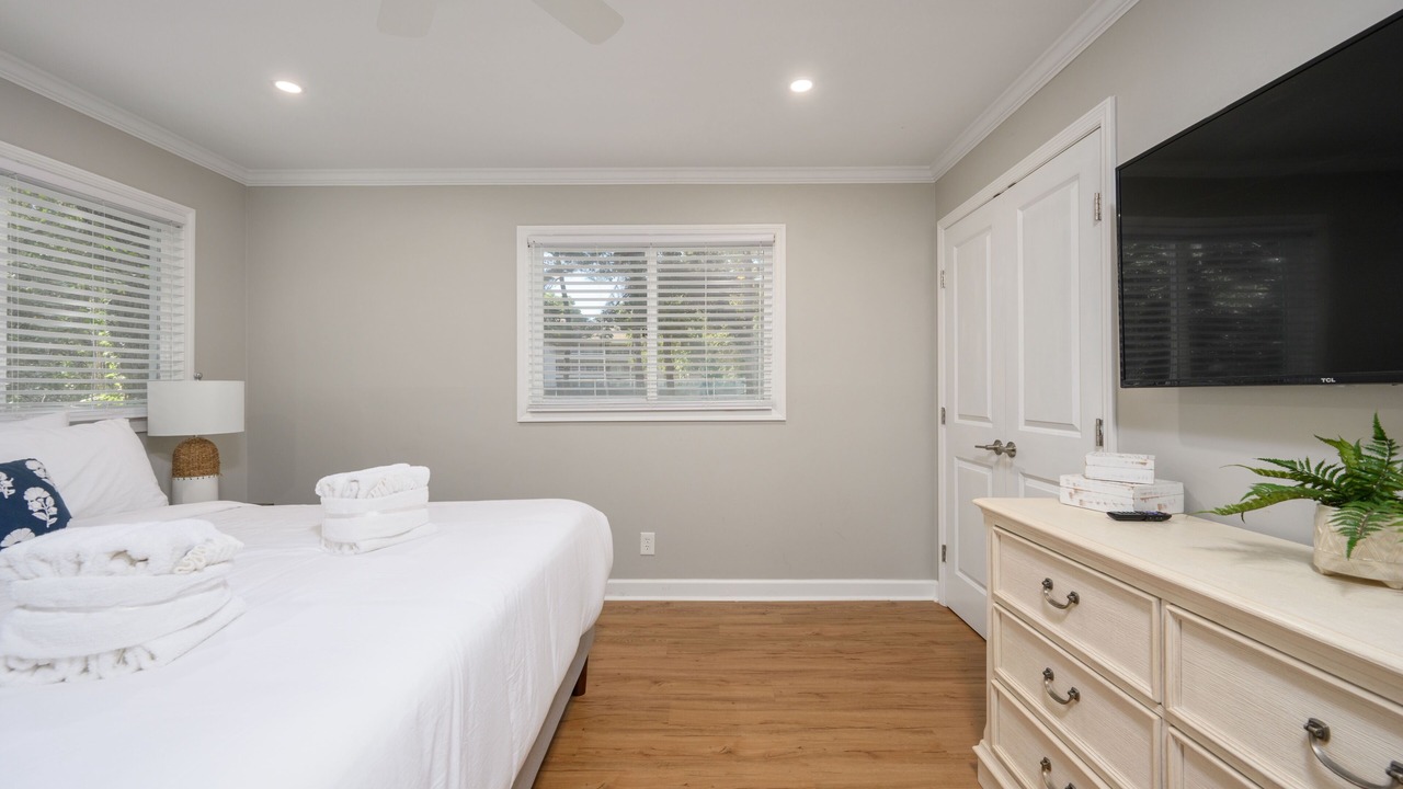 Photo of Bedroom in Folly Field