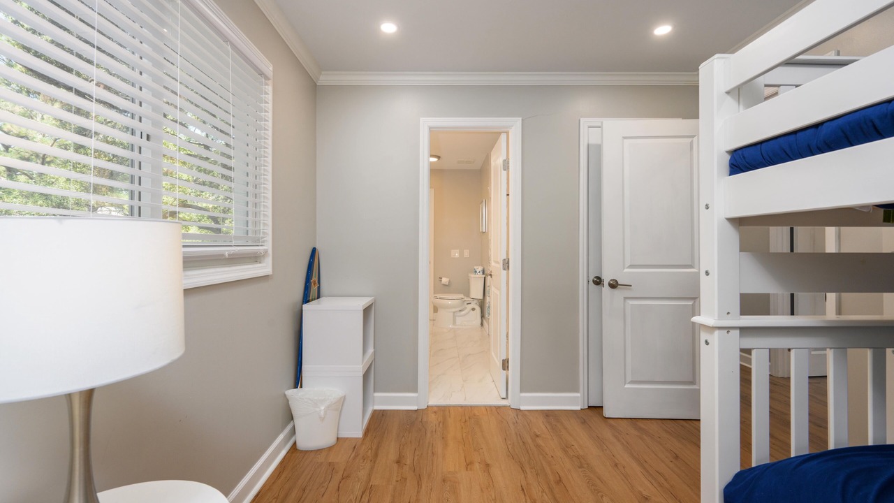 Photo of Bathroom in Folly Field