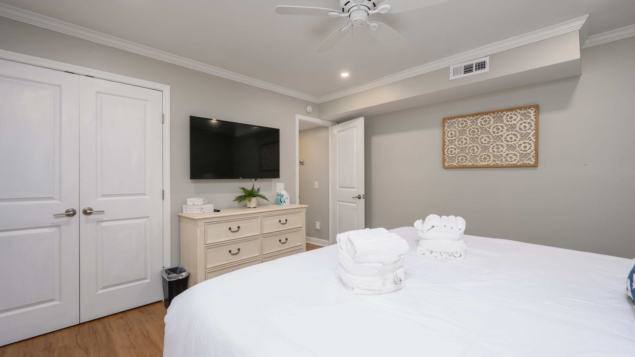 Photo of Bedroom in Folly Field