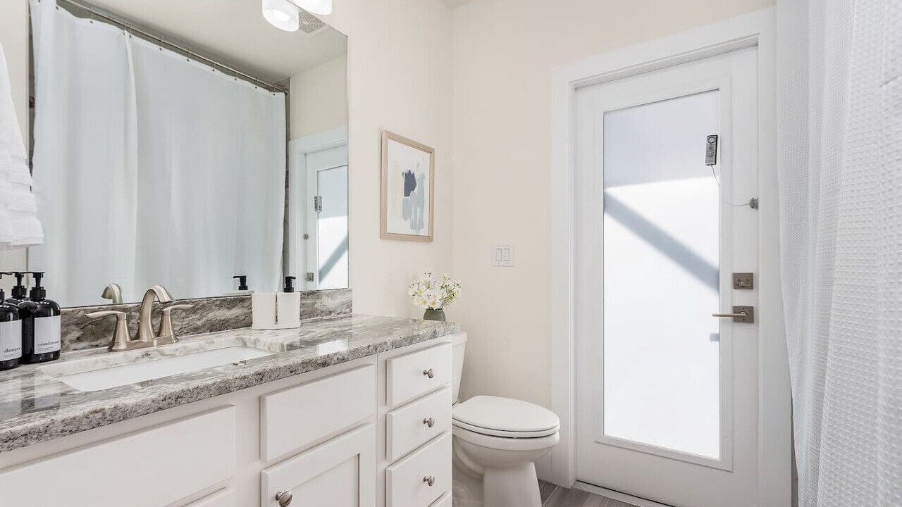Photo of Bathroom in Trafalgar