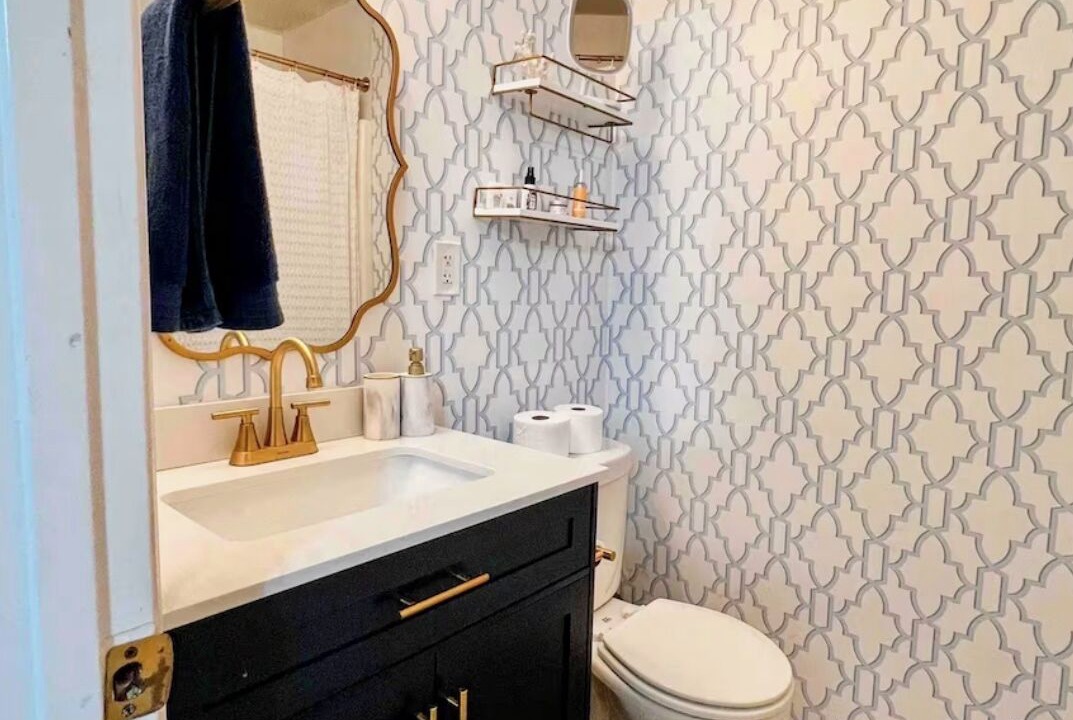 Photo of Bathroom in Isle of Hope Historic District