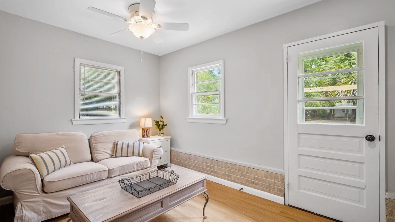 Photo of Livingroom in Pigeon Point