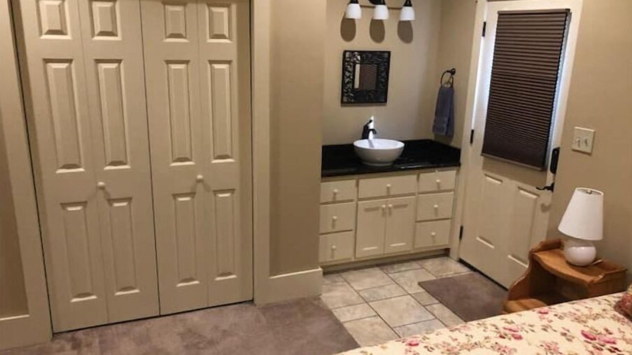 Photo of Bedroom in Central