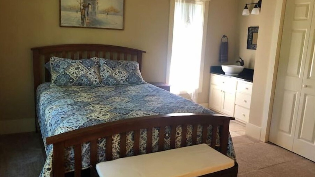 Photo of Bedroom in Central