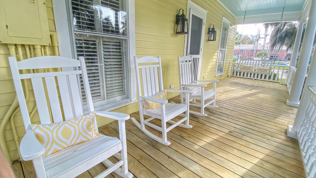 Photo of Patio Balcony in Isle of Hope Historic District
