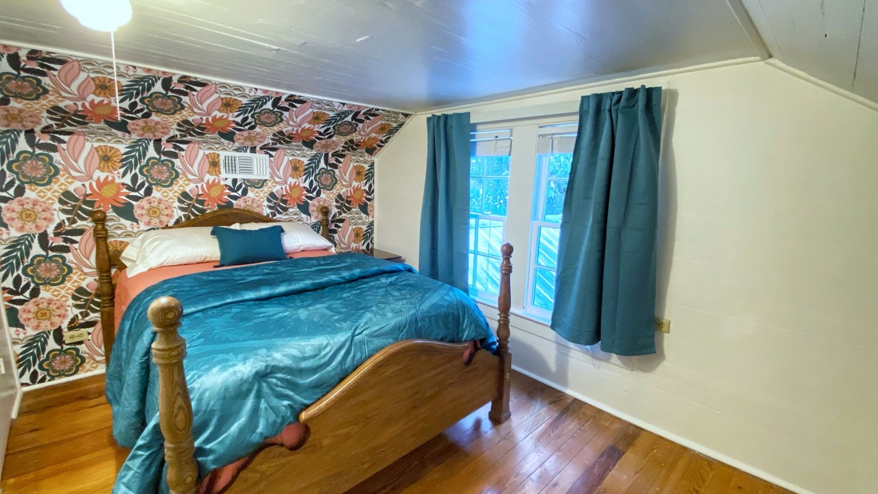 Photo of Bedroom in Isle of Hope Historic District