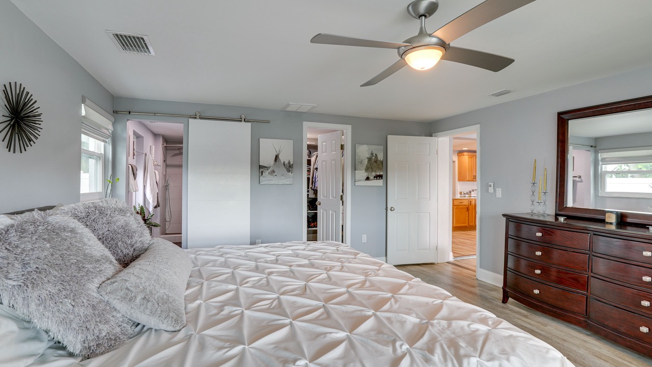 Photo of Bedroom in Riviera Bay